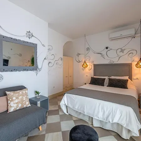 La Casa De La Favorita Hotel 2*